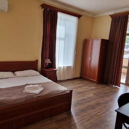 Sweet Home Hotel Meghri エクステリア 写真