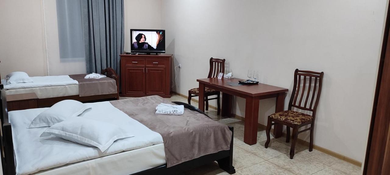 Sweet Home Hotel Meghri エクステリア 写真