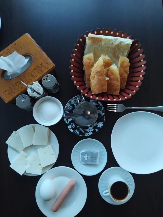 Sweet Home Hotel Meghri エクステリア 写真