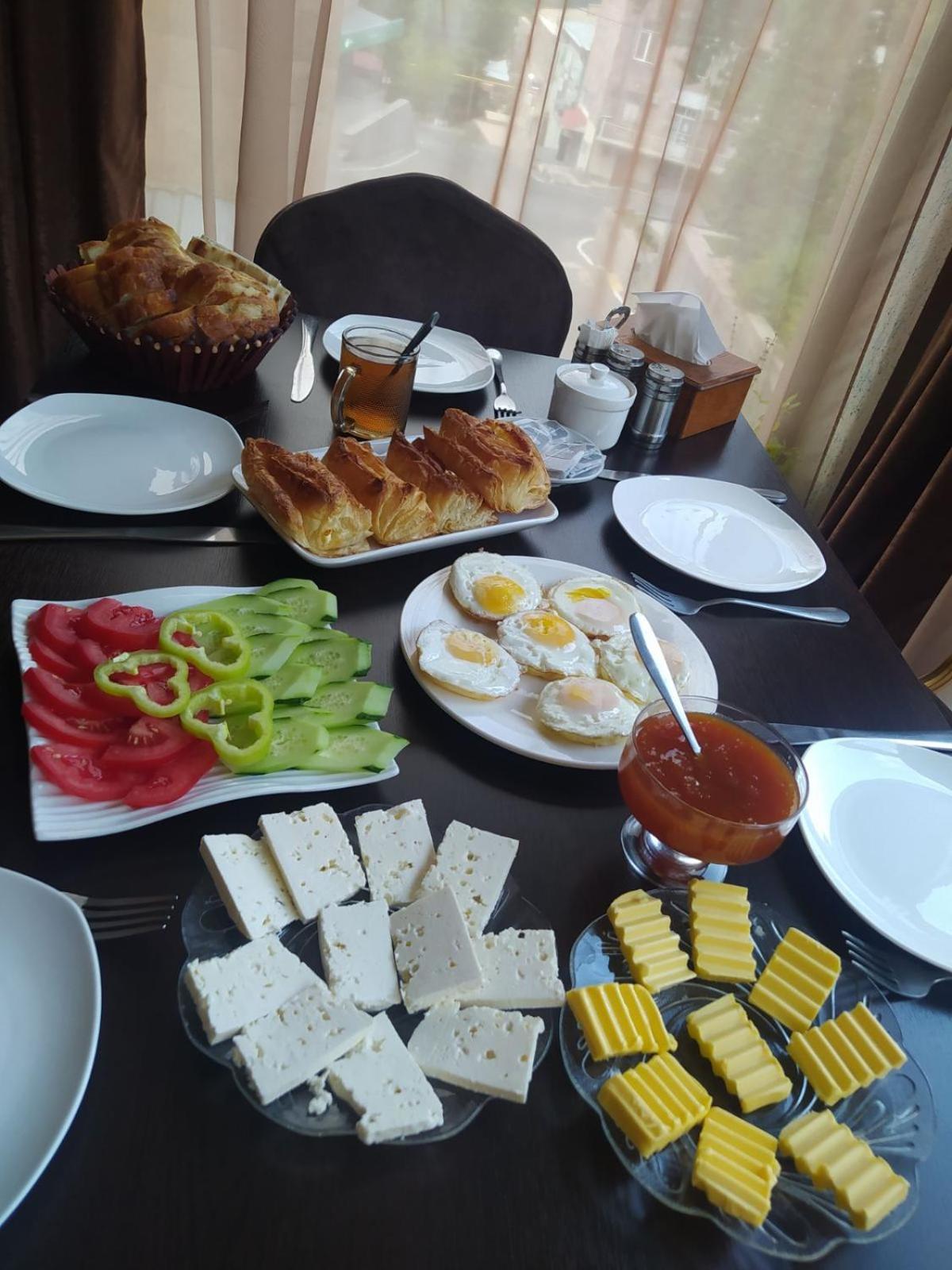 Sweet Home Hotel Meghri エクステリア 写真